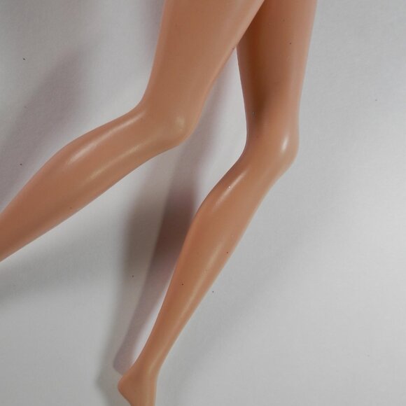 Disney Store Classic Tangled Rapunzel Doll Rhinestone Dress Articulated 6th Ed - Picture 10 of 10